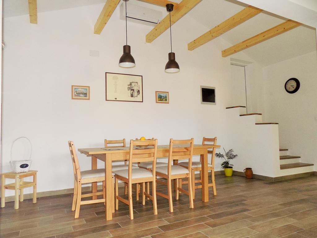 Apartment Thea Pula Zewnętrze zdjęcie