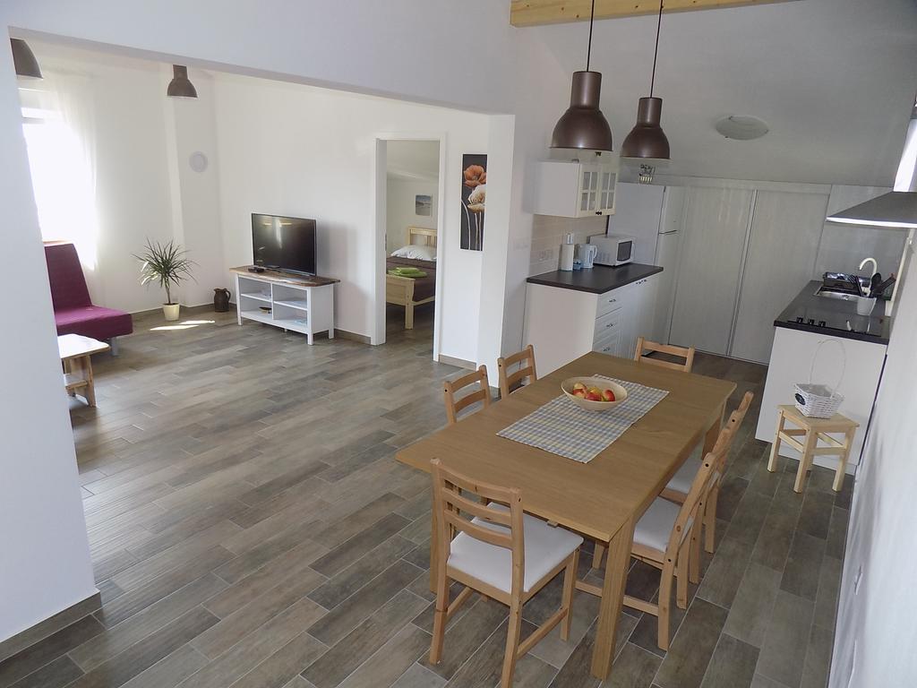 Apartment Thea Pula Zewnętrze zdjęcie